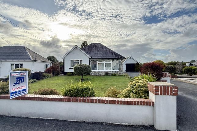 Trelech, Carmarthen 3 bed detached bungalow for sale