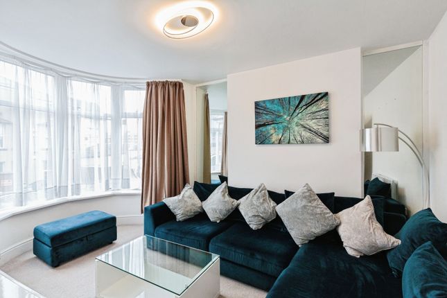 3 bed end terrace house