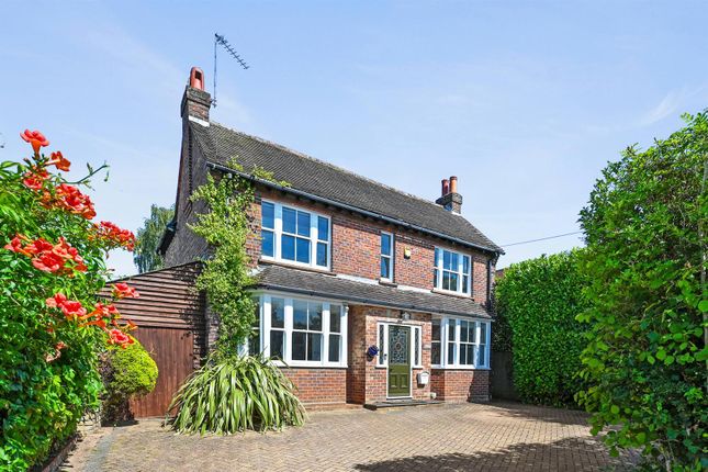 Grove Lane, Chalfont St Peter, SL9 3 bed detached house for sale