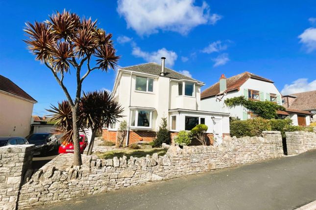4 bed detached house