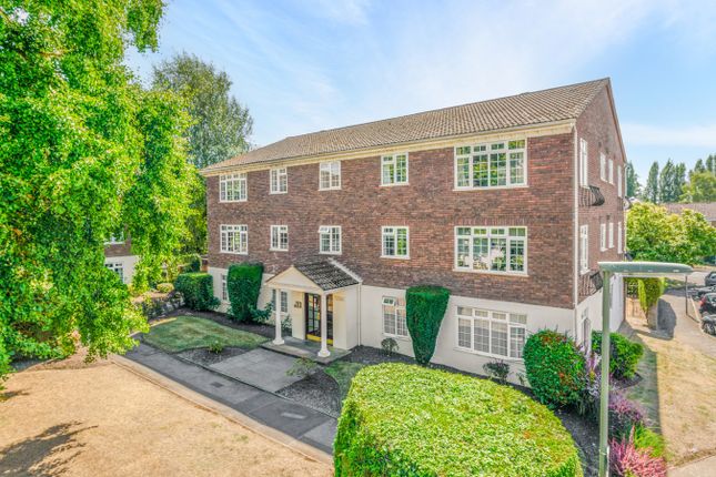 Hillcrest Court, WEYBRIDGE, KT13 1 bed apartment for sale