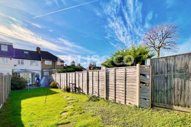Berkeley Avenue, Greenford, UB6 2 bed terraced house for sale
