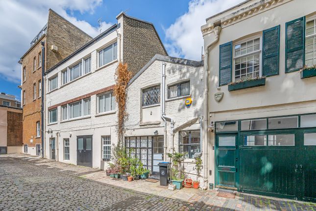 Chester Square Mews, London, SW1W 2 bed house for sale