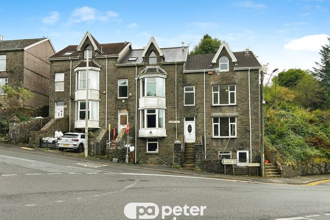 6 bedroom semi-detached house for sale