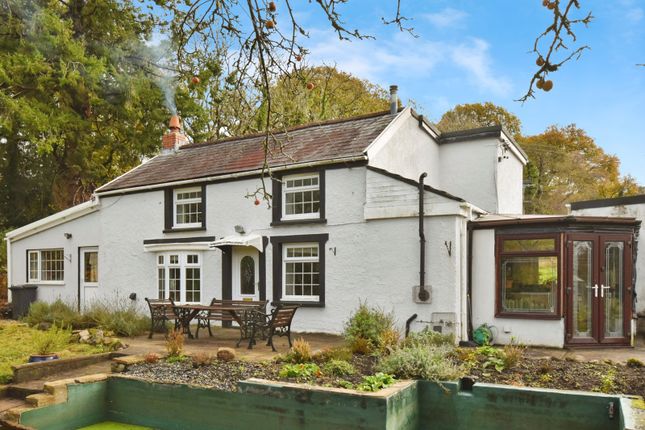 4 bed detached house