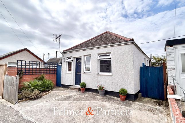 Lanchester Avenue, Jaywick... 2 bed bungalow for sale