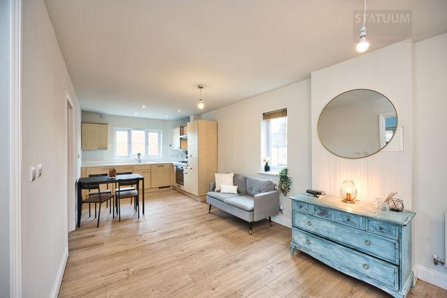 Castlemaine Avenue, Medway, Kent, ME7 2 bed apartment for sale