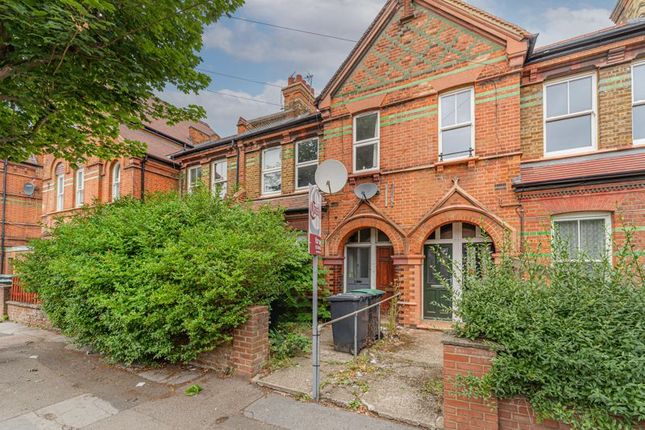 Gladstone Avenue, Wood Green, N22 3 bed maisonette for sale