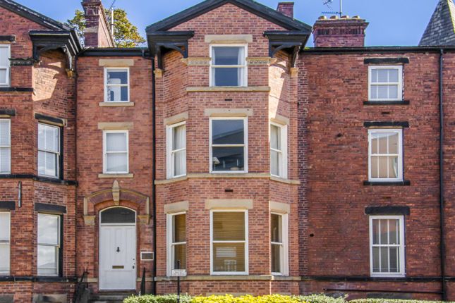 6 bedroom terraced house for sale