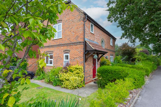 Lower Moor, Yateley GU46 3 bed detached house for sale