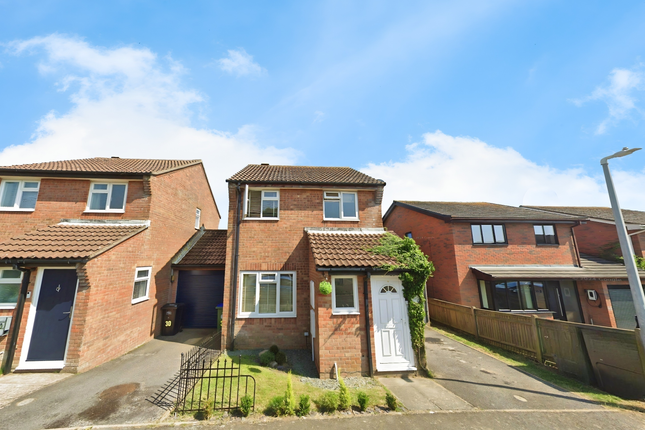 4 bedroom link detached house for sale
