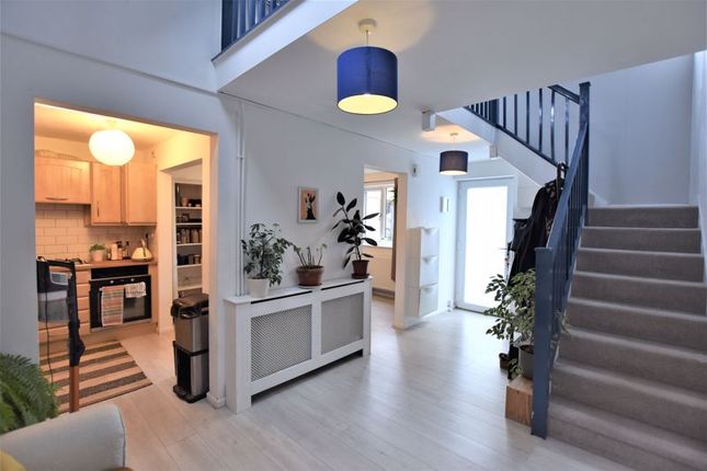 2 bed detached house