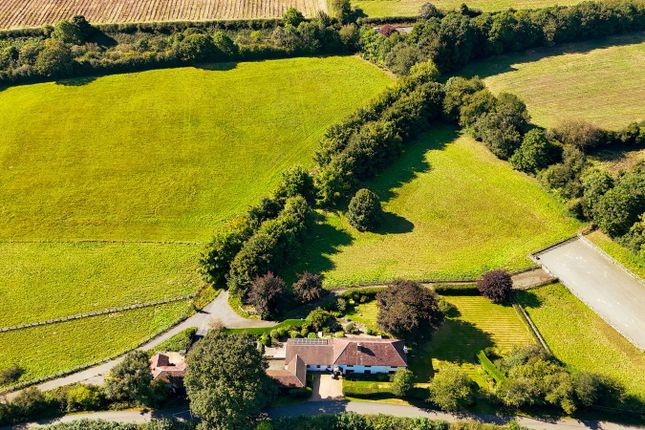 Amersham HP7 6 bed detached house for sale