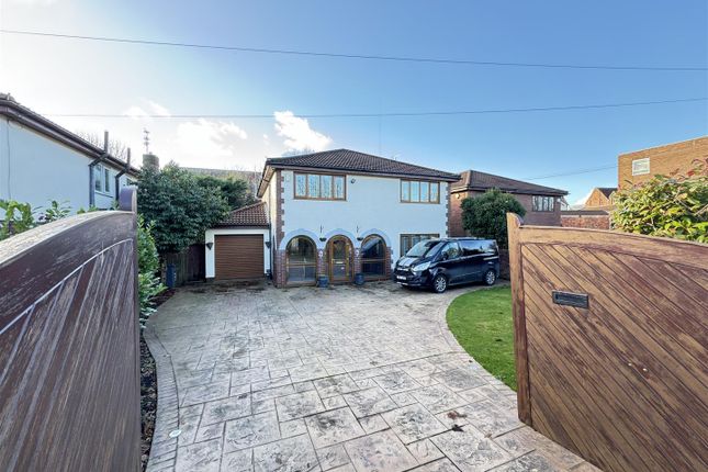 4 bed detached house