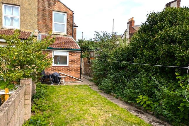 3 bed end terrace house