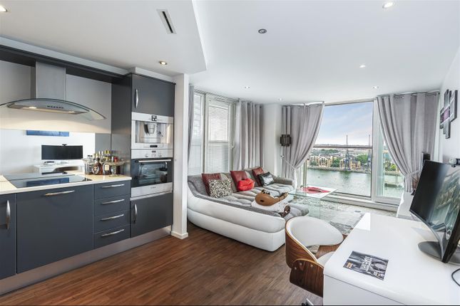 The Oxygen, Royal Victoria Dock, E16 2 bed apartment for sale