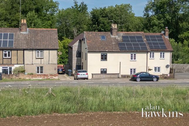 Royal Wootton Bassett SN4 7 4 bed semi