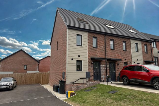 3 bedroom end of terrace house for sale