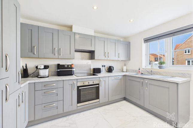 Waudby Way, East Yorkshire HU9 2 bed semi