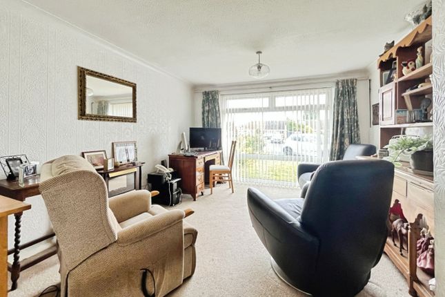 Formby Close, Cottingham, HU16 4QW 2 bed semi