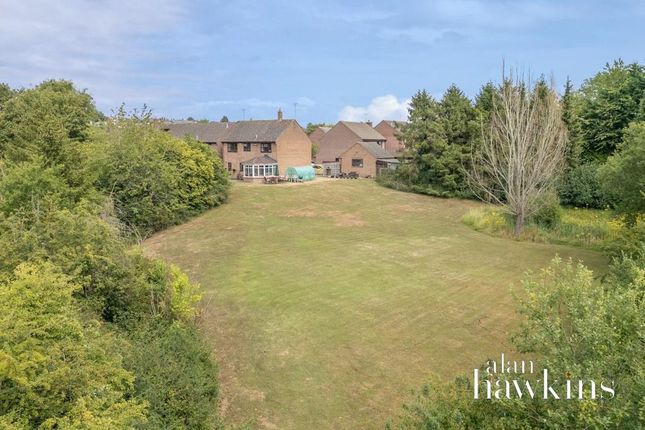 Saltspring Drive, Royal Wootton Bassett 4 bed detached house for sale
