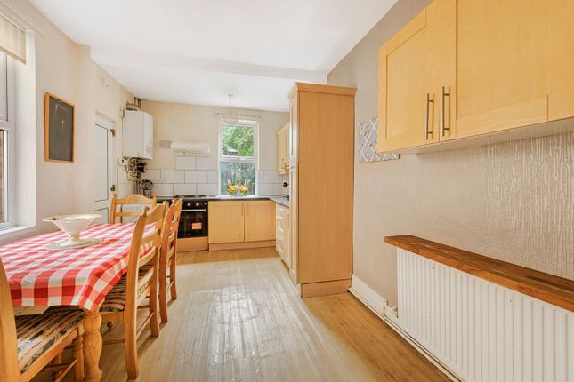 Lenton Boulevard, Nottingham NG7 4 bed semi