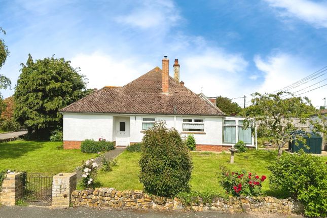 2 bedroom semi-detached bungalow for sale
