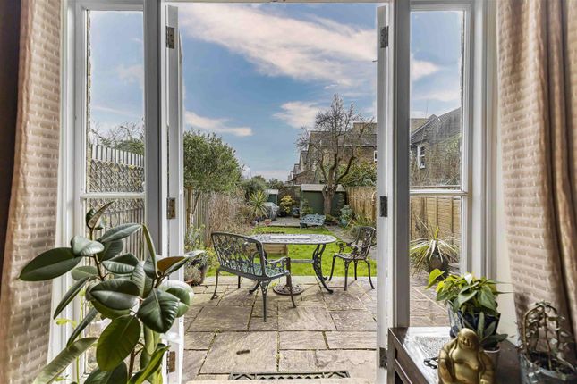 Okehampton Road, Kensal Rise NW10 2 bed flat for sale