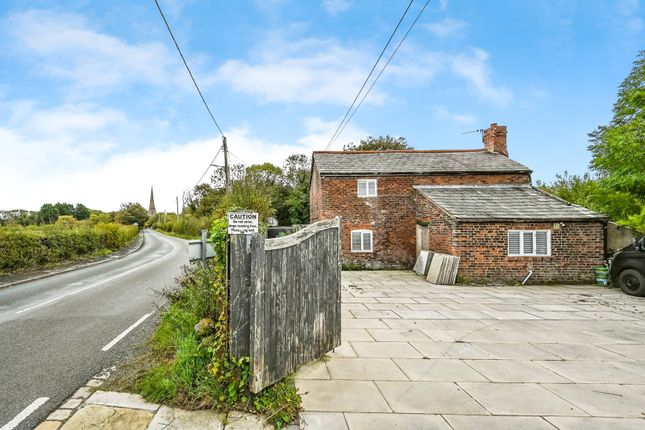 2 bedroom detached house for sale