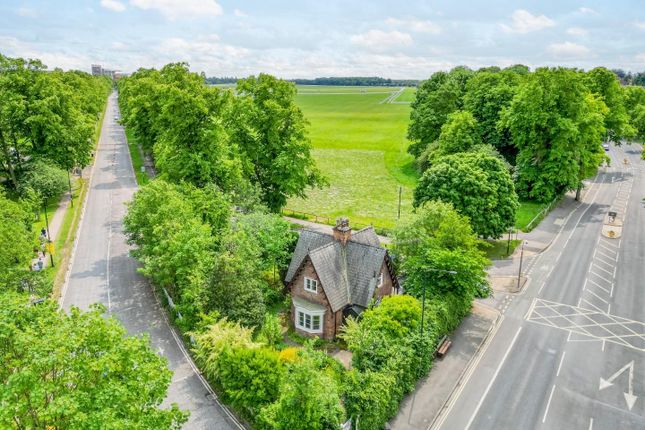 Mount Vale, York 2 bed detached house for sale