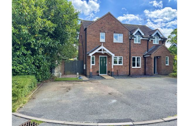 2 bedroom semi-detached house for sale