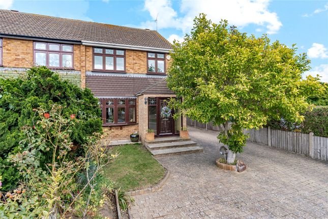 Rayburn Road, Hornchurch, RM11 3 bed semi