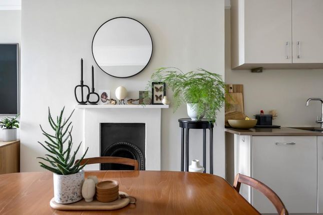 Brunswick Place, Hove, BN3 1ND 2 bed apartment for sale