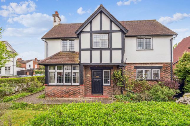 Hillside Road, Bushey 3 bed detached house for sale