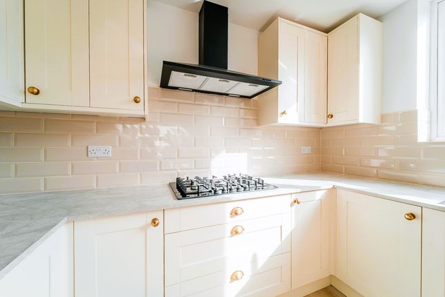 4 bed detached house