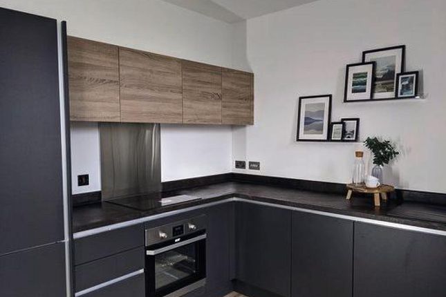 JOHNSONS SQUARE, Oldham Road... 2 bed apartment for sale