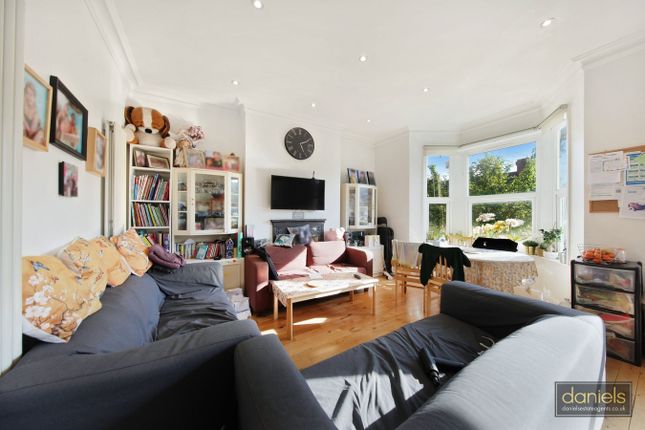 Wendover Road, Harlesden, London, NW10 2 bed flat for sale