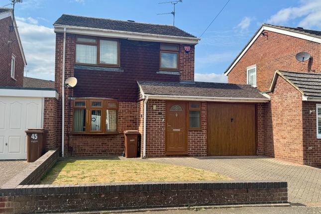 3 bedroom link detached house for sale