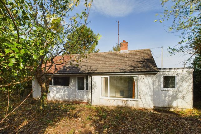 2 bed detached bungalow