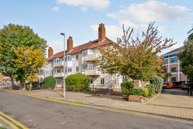 Bittoms Court, Kingston upon Thames KT1 2 bed apartment for sale