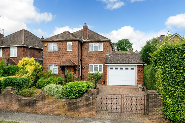 Crouchfield, Boxmoor, Hemel... 3 bed detached house for sale