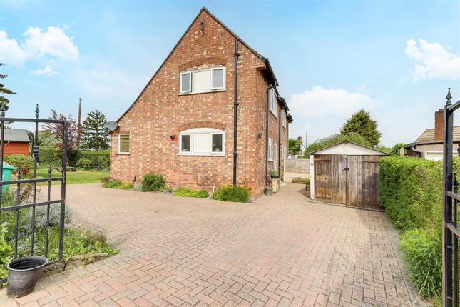 Rushcliffe Rise, Sherwood NG5 3 bed semi