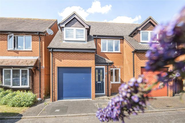 Abingdon Close, South Oxfordshire OX9 3 bed end of terrace house for sale