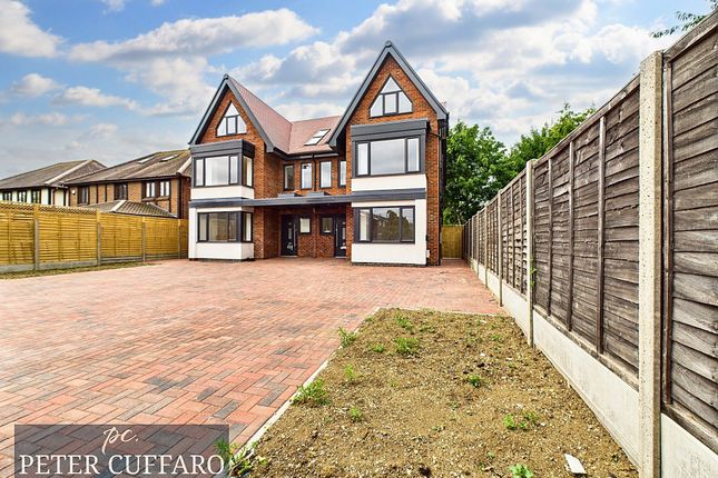 Halfhide Lane, Waltham Cross EN8 4 bed semi