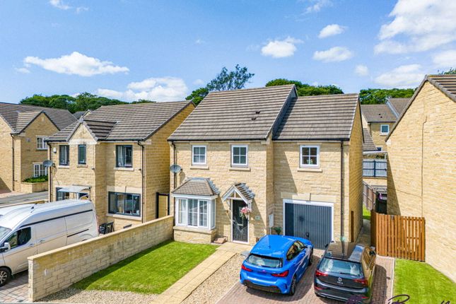 Harrowins Farm Drive, Bradford BD13 4 bed detached house for sale