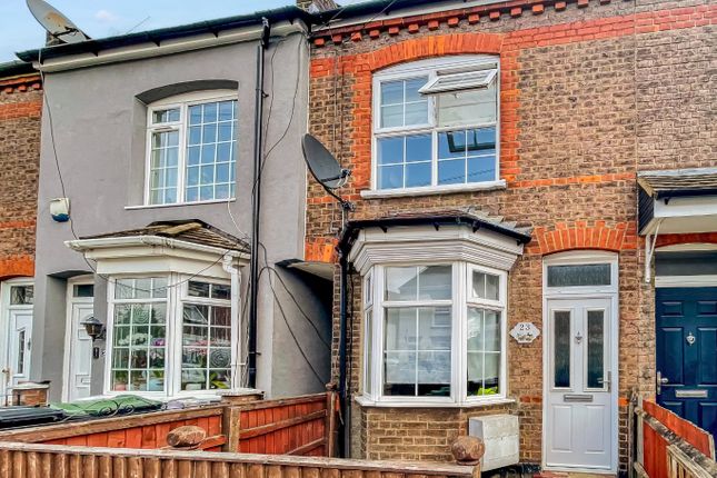 Ramridge Road, Luton, Bedfordshire... 2 bed terraced house for sale