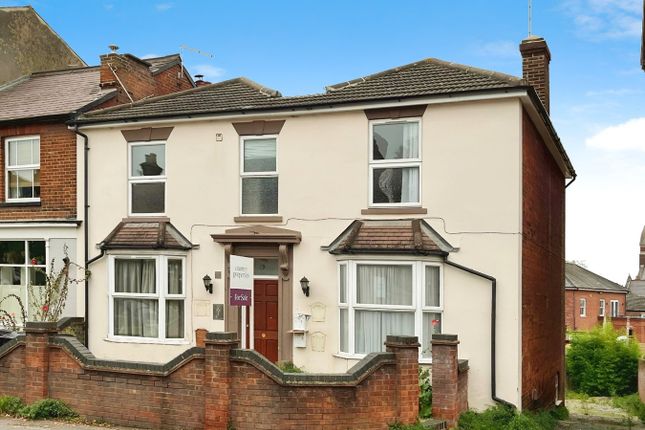 3 bed end terrace house