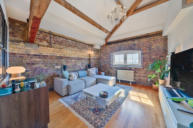 Rotherhithe Street, London, SE16 2 bed apartment for sale