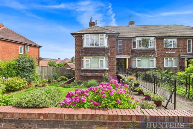North Leas Avenue, Scarborough 2 bed flat for sale
