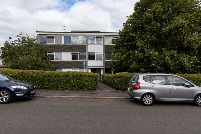 3 bedroom flat for sale